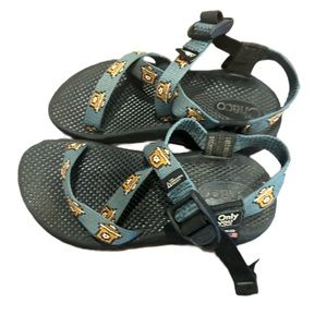 Big kids Chaco Sandel size 2